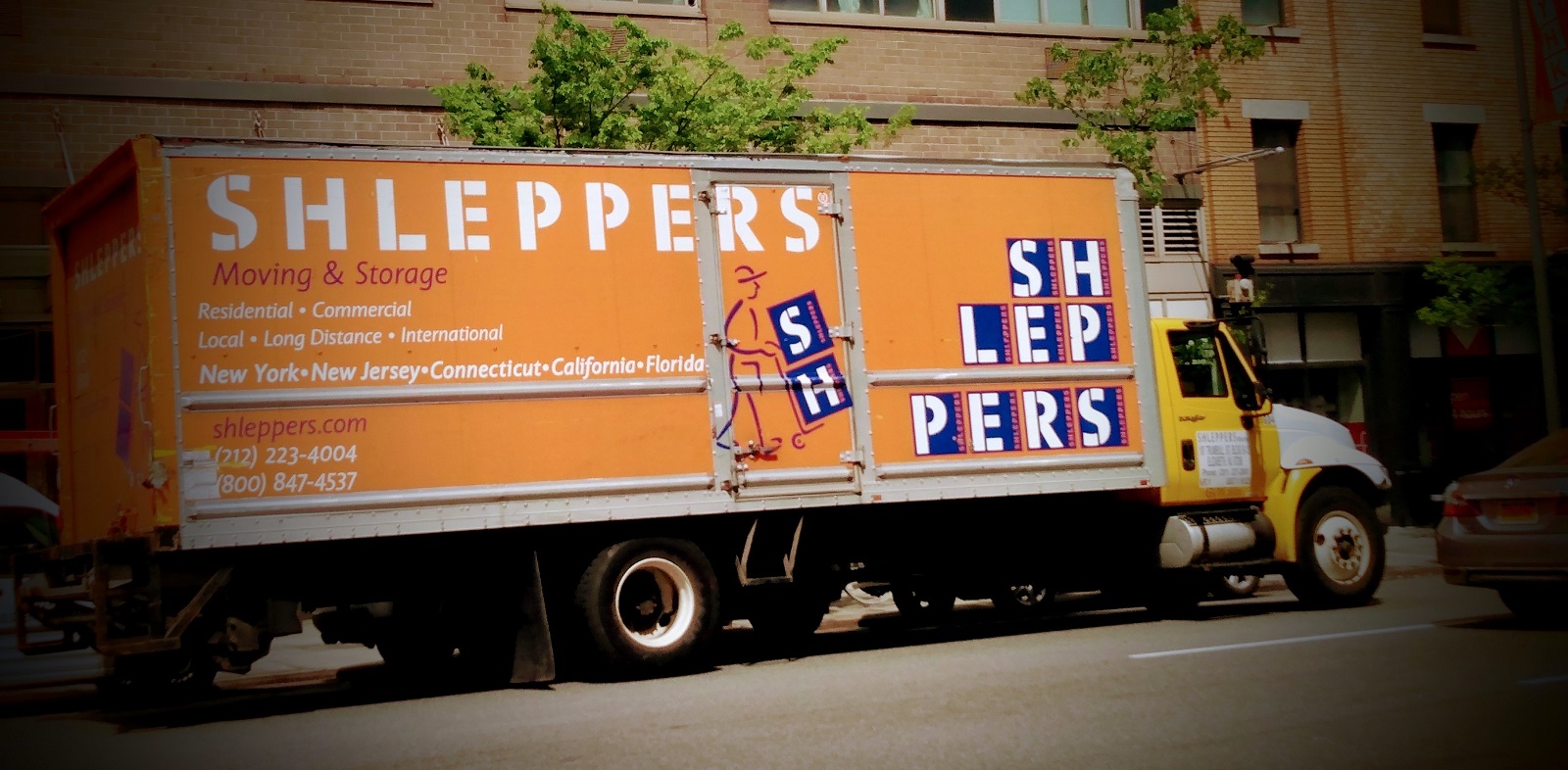 Shleppers moving truck in NYC